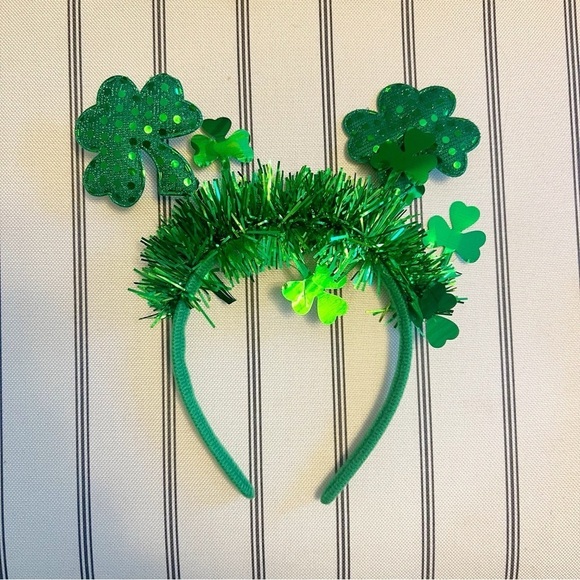 St Patrick’s Day Clover Headband - Picture 1 of 4